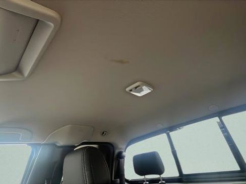 Used 2022 Nissan Frontier SV image 18