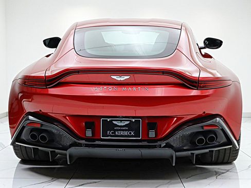 Used 2023 Aston Martin V8 Vantage Coupe RWD image 12