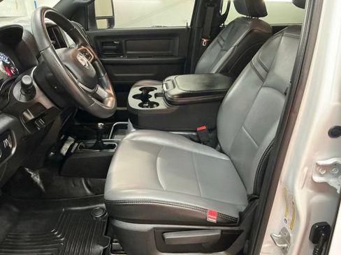 Used 2024 RAM 2500 Tradesman w/ Chrome Appearance Group AWD/4WD image 14