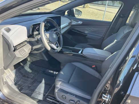 Used 2023 Volkswagen ID.4 Pro S image 9