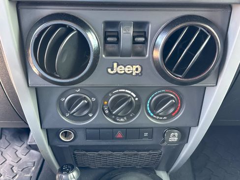 Used 2009 Jeep Wrangler X AWD/4WD image 11