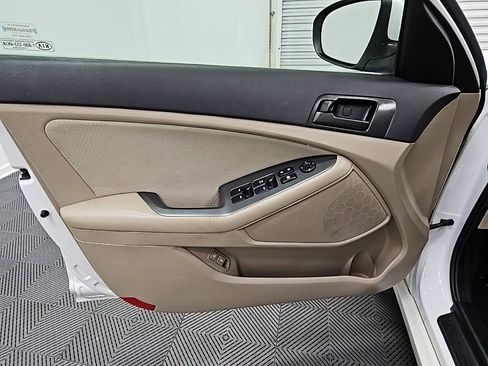 Used 2013 Kia Optima LX image 15