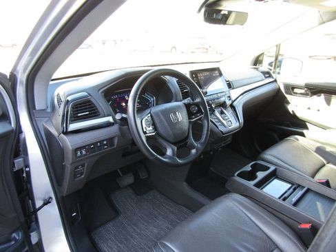 Used 2024 Honda Odyssey Touring image 9