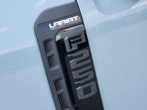 New 2026 Ford F250 Lariat w/ Black Appearance Package AWD/4WD image 8
