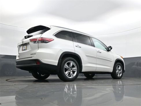 Used 2016 Toyota Highlander Limited Platinum image 26