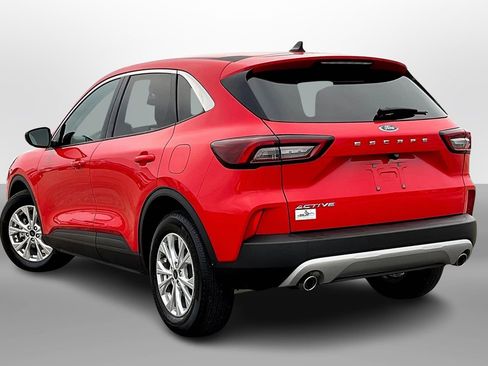 Used 2024 Ford Escape Active w/ Cold Weather Package image 10