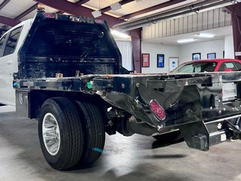 Used 2024 Chevrolet Silverado 3500 LT w/ Convenience Package AWD/4WD image 4