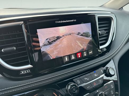 New 2026 Chrysler Pacifica Limited w/ Uconnect Theater Family Group AWD/4WD image 32