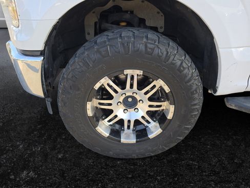 Used 2017 Ford F150 XLT w/ Equipment Group 301A Mid AWD/4WD image 28