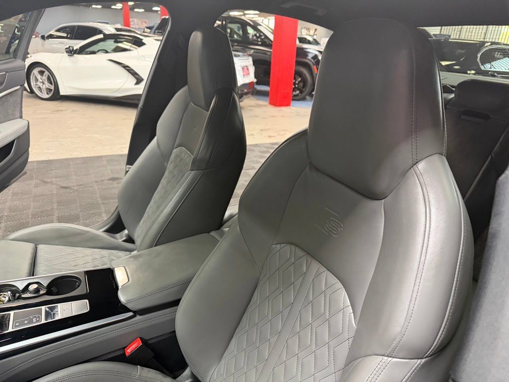 Used 2020 Audi S6 Premium Plus w/ S Sport Package AWD/4WD image 34