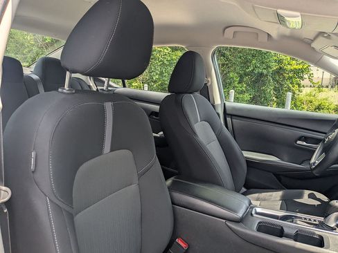 Used 2024 Nissan Sentra SV FWD image 35