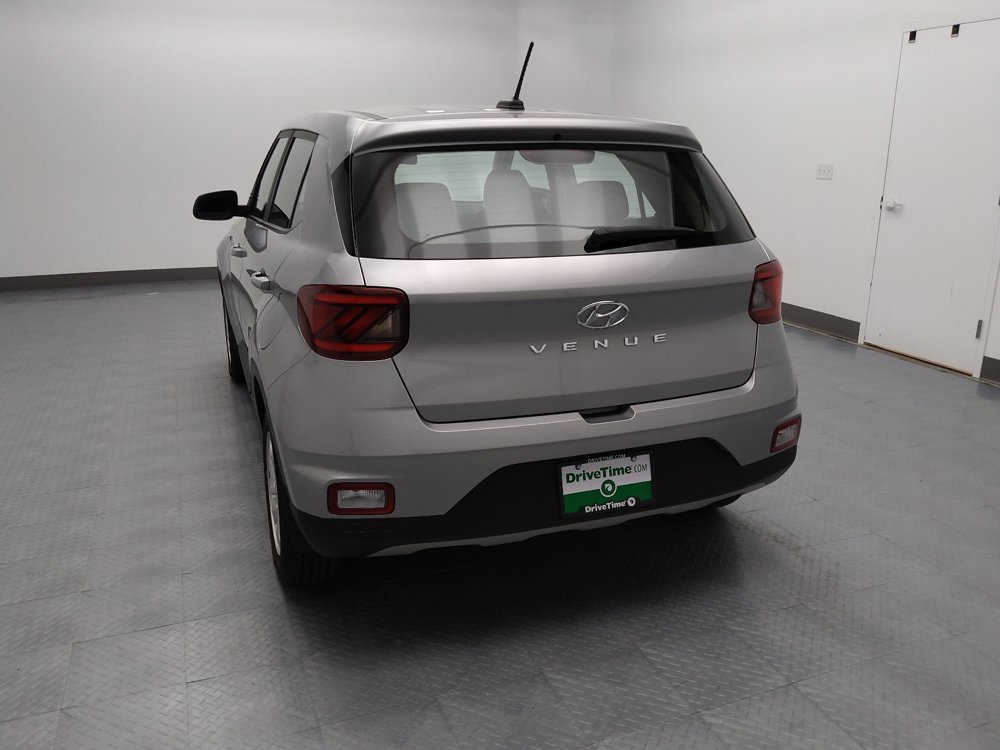 Used 2025 Hyundai Venue SE FWD image 6