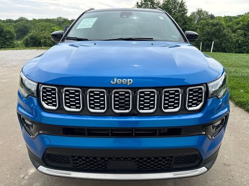 Used 2025 Jeep Compass Limited AWD/4WD image 2