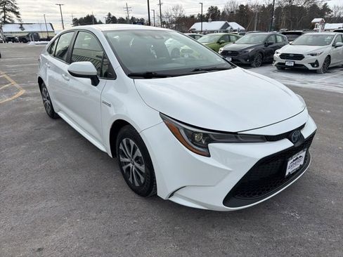 Used 2020 Toyota Corolla LE image 3