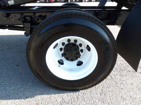 Used 2023 Ford F750 2WD Crew Cab Super Duty image 73