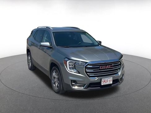 Used 2024 GMC Terrain SLT AWD/4WD image 3