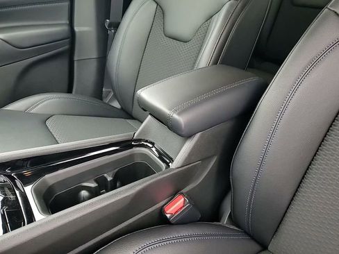 New 2026 Jeep Compass Latitude image 32