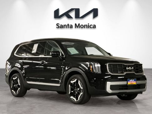 Used 2025 Kia Telluride S image 9