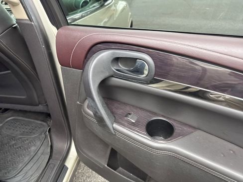 Used 2015 Buick Enclave Leather image 16