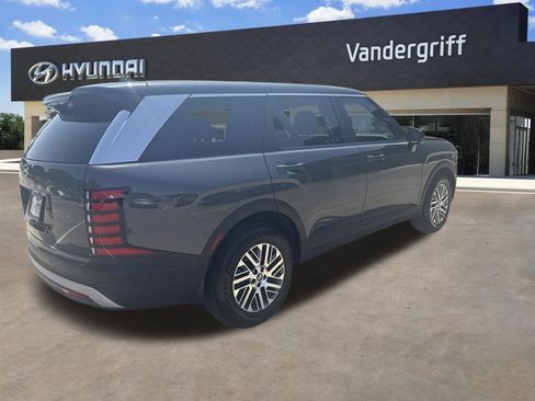 Certified 2026 Hyundai Palisade SE FWD image 4