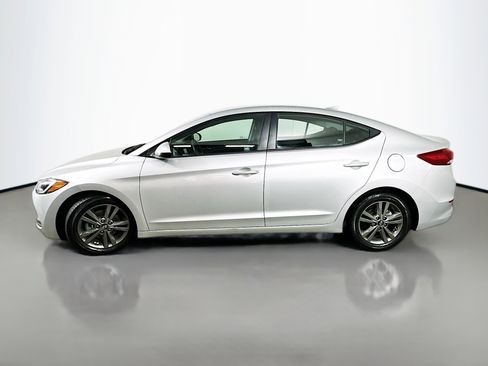 Used 2018 Hyundai Elantra SEL w/ Cargo Package FWD image 4