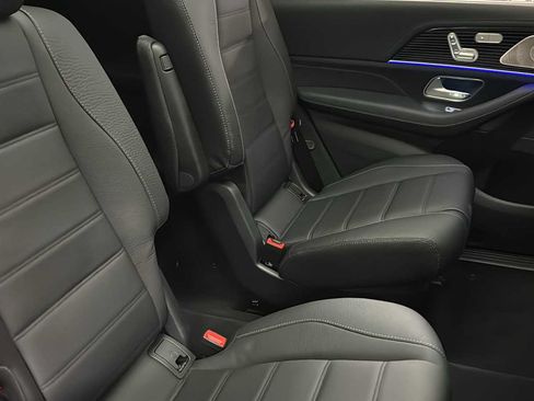 New 2026 Mercedes-Benz GLS 580 4MATIC image 33