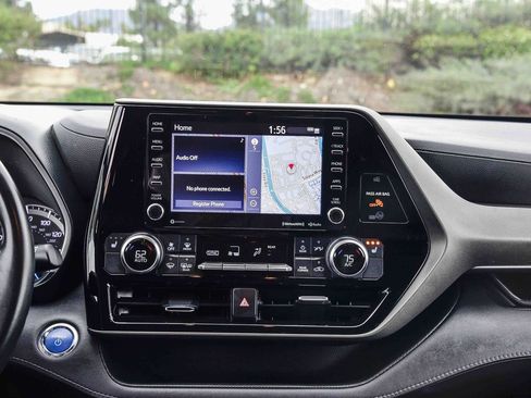 Certified 2022 Toyota Highlander XLE image 15