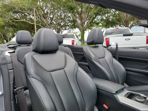 Used 2024 BMW 430i Convertible w/ Premium Package RWD image 18