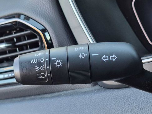 Certified 2023 Honda Pilot Touring image 24