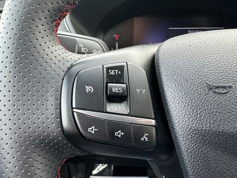 Used 2025 Ford Escape ST-Line Select image 24