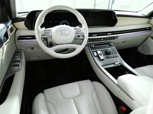 Used 2024 Hyundai Palisade Limited image 4