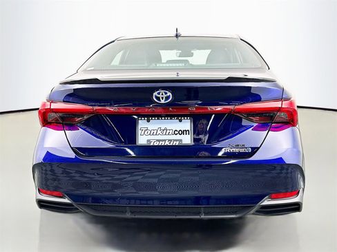 Certified 2021 Toyota Avalon XSE image 6