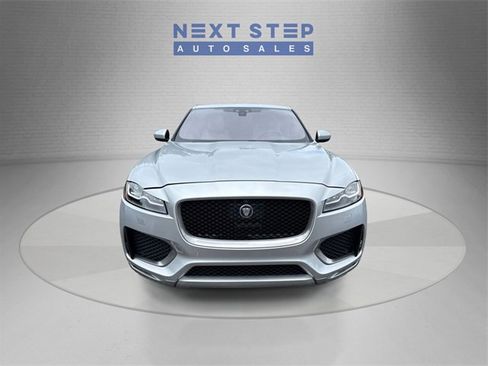 Used 2017 Jaguar F-PACE First Edition image 2