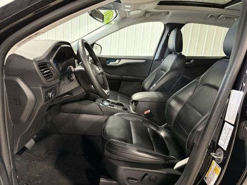 Used 2024 Ford Escape Platinum image 9
