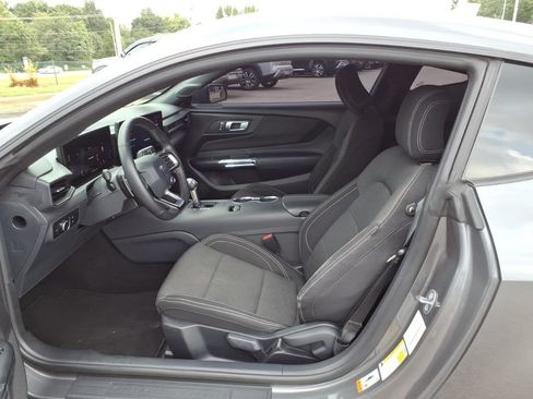 Used 2024 Ford Mustang GT RWD image 4