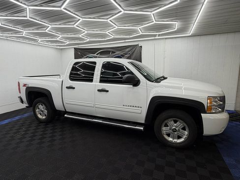 Used 2011 Chevrolet Silverado 1500 LT w/ All-Star Edition AWD/4WD image 2