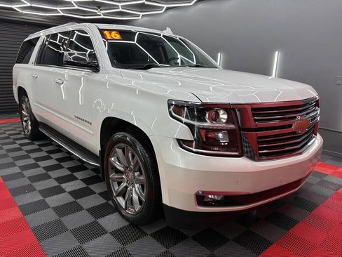Used 2016 Chevrolet Suburban LTZ image 3