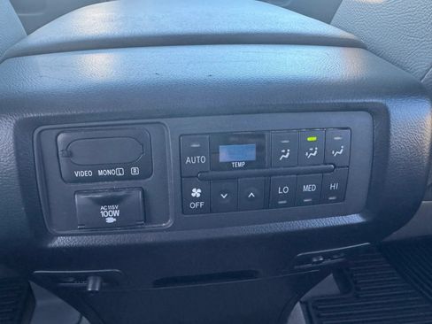 Used 2008 Toyota Sequoia Platinum RWD image 10