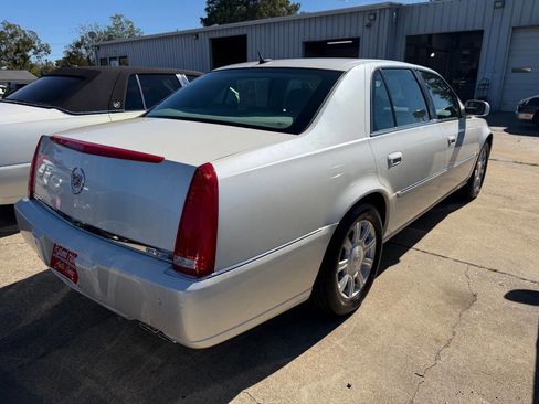 Used 2008 Cadillac DTS Luxury III image 5