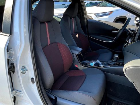 Certified 2025 Toyota Corolla SE image 8