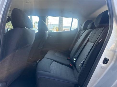 Used 2025 Nissan Leaf S FWD image 19