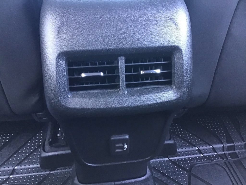 Used 2020 Chevrolet Equinox LT FWD image 17