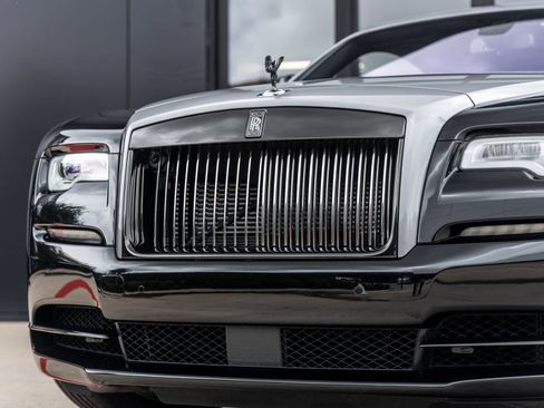 Used 2018 Rolls-Royce Wraith RWD image 18