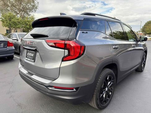 Used 2020 GMC Terrain SLE w/ Elevation Edition image 11