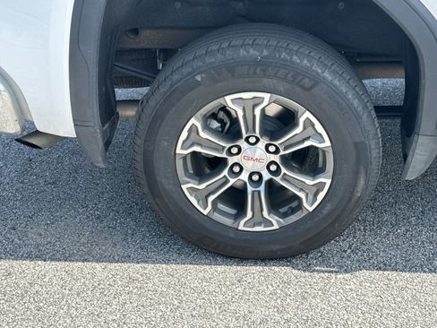 Used 2025 GMC Sierra 1500 SLT RWD image 17