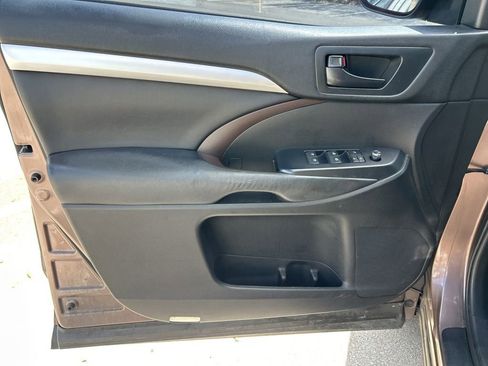 Used 2018 Toyota Highlander Plus image 18