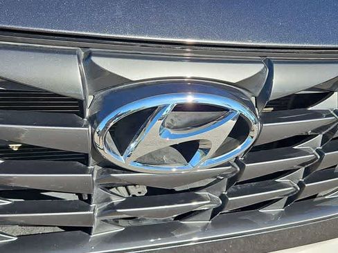 Certified 2023 Hyundai Tucson SE image 11