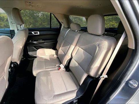 Certified 2022 Ford Explorer 4WD image 26