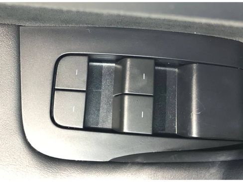 Used 2024 Tesla Model Y Long Range image 31