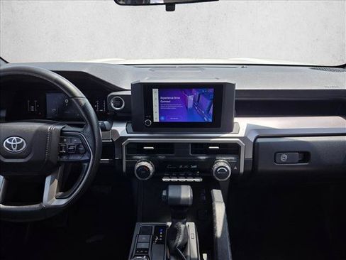 Used 2025 Toyota 4Runner SR5 AWD/4WD image 15